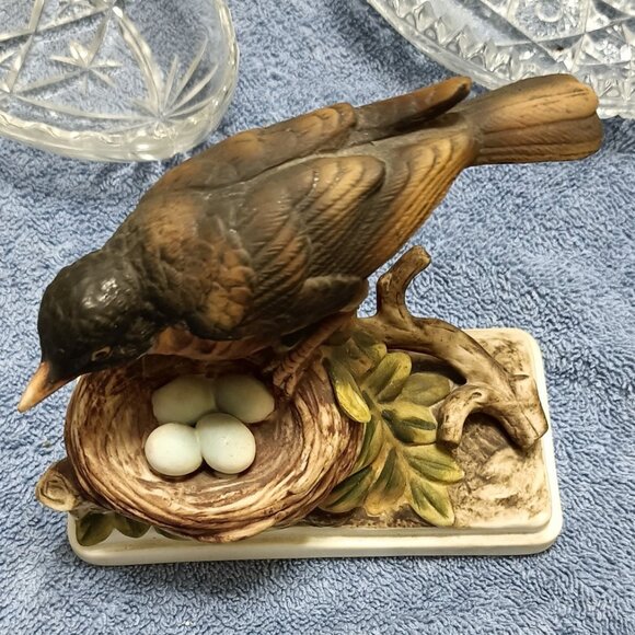 Vintage Lefton, Porcelain Robin Figurine . Hand Painted. Made in Japan - Picture 7 of 9